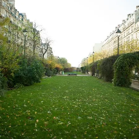 Arc De Triomphe Apartment *